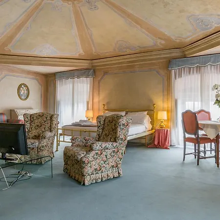 Canossa Apartment