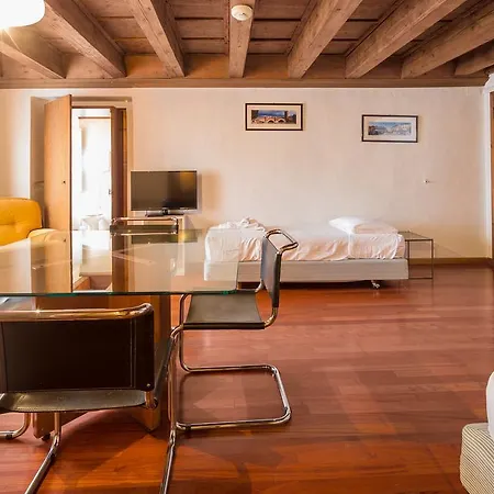 Canossa Apartment *